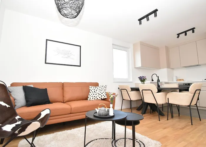 Urban Loft With Garage Place 公寓