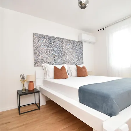 Urban Loft With Garage Place 公寓 扎达尔
