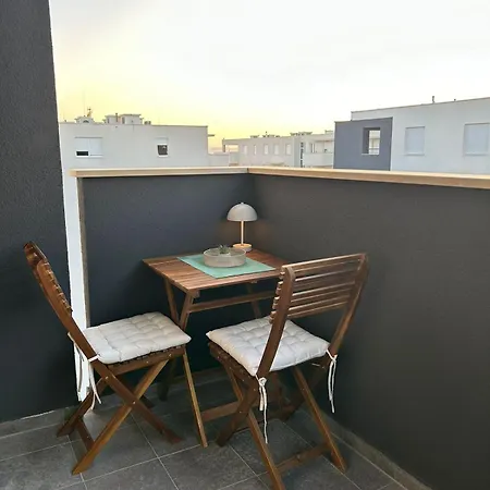 Urban Loft With Garage Place 公寓 扎达尔