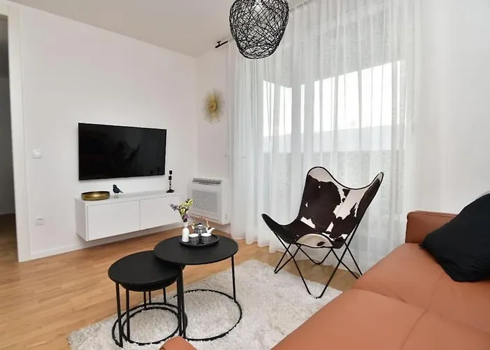 Urban Loft With Garage Place *